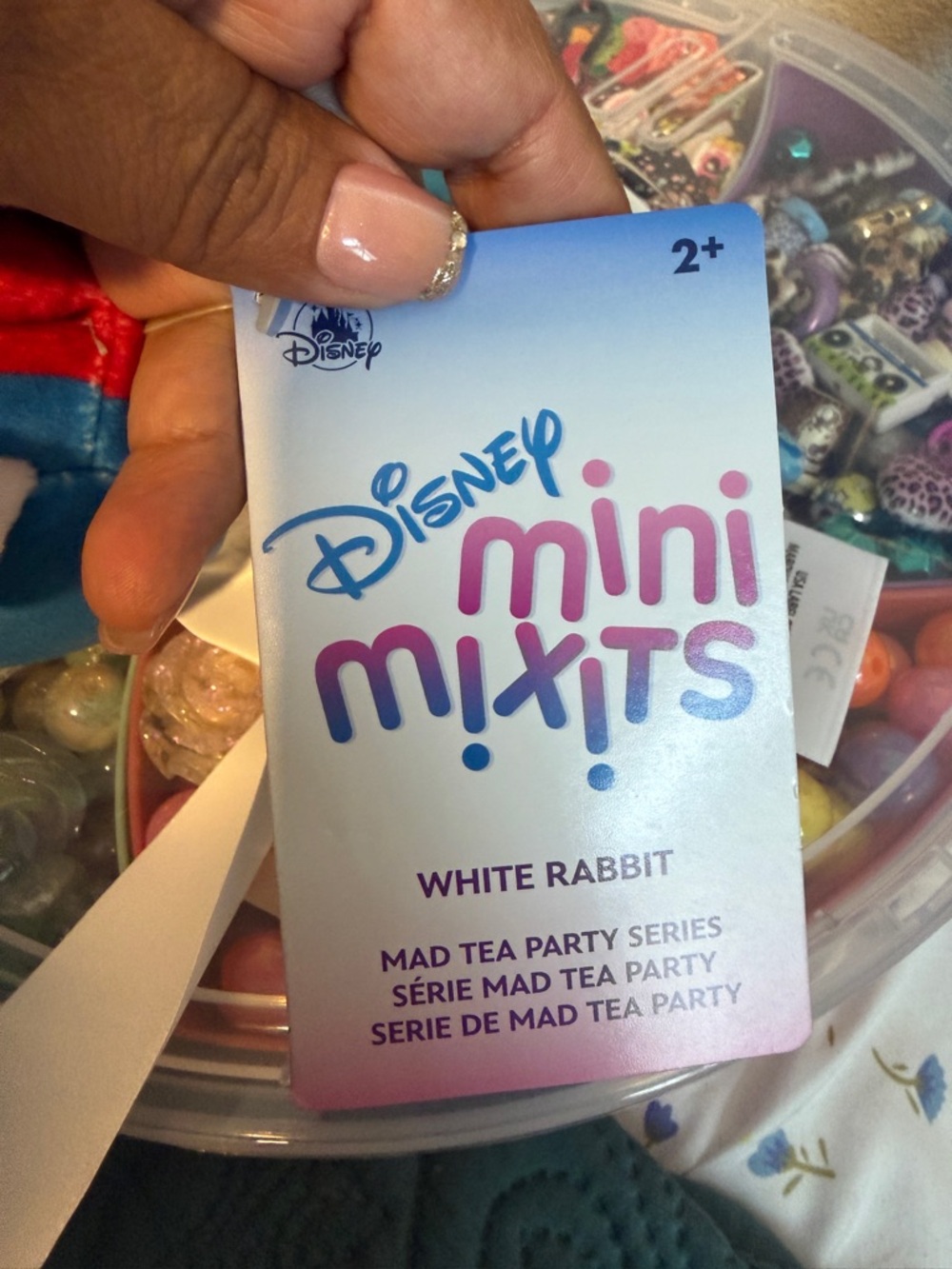 Alice in Wonderland & White Rabbit - Picture 4 of 5